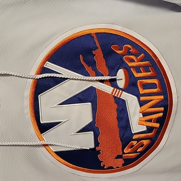Islanders  Officially licensed 4X by Reebok - Picture 4 of 10